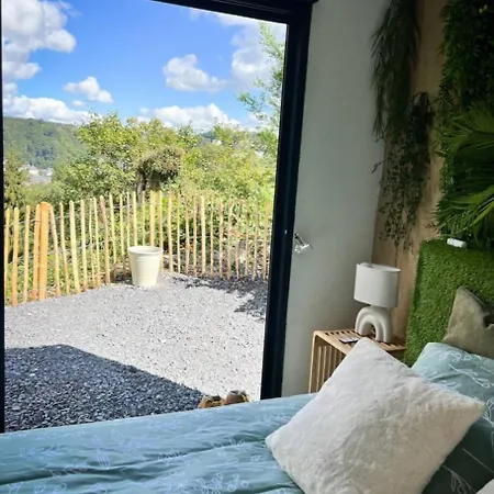 Nuit Insolite Conteneur Tropical Bouillon Exterior photo